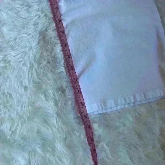 Good American wide leg cropped jeans. Size 12/31. White. - Picture 4 of 7